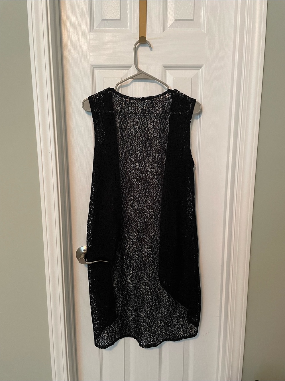 Black Lace Sleeveless Duster Vest - Picture 2 of 2